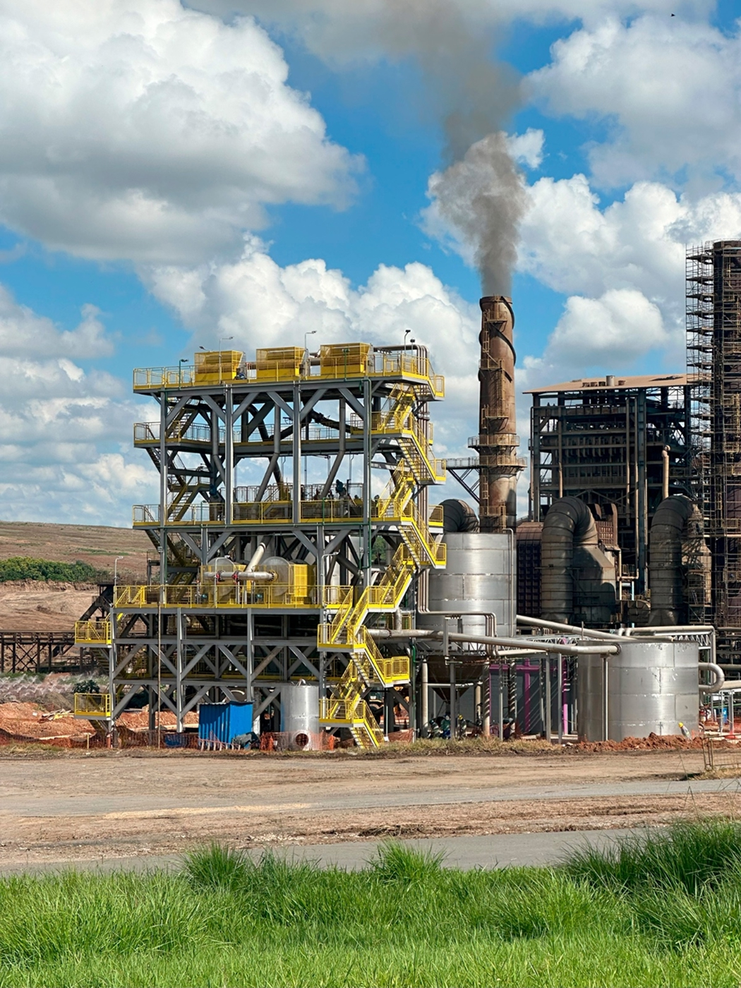 Sistema vertical de tratamento preliminar de efluentes desenvolvido pela Ecosan para a Raízen