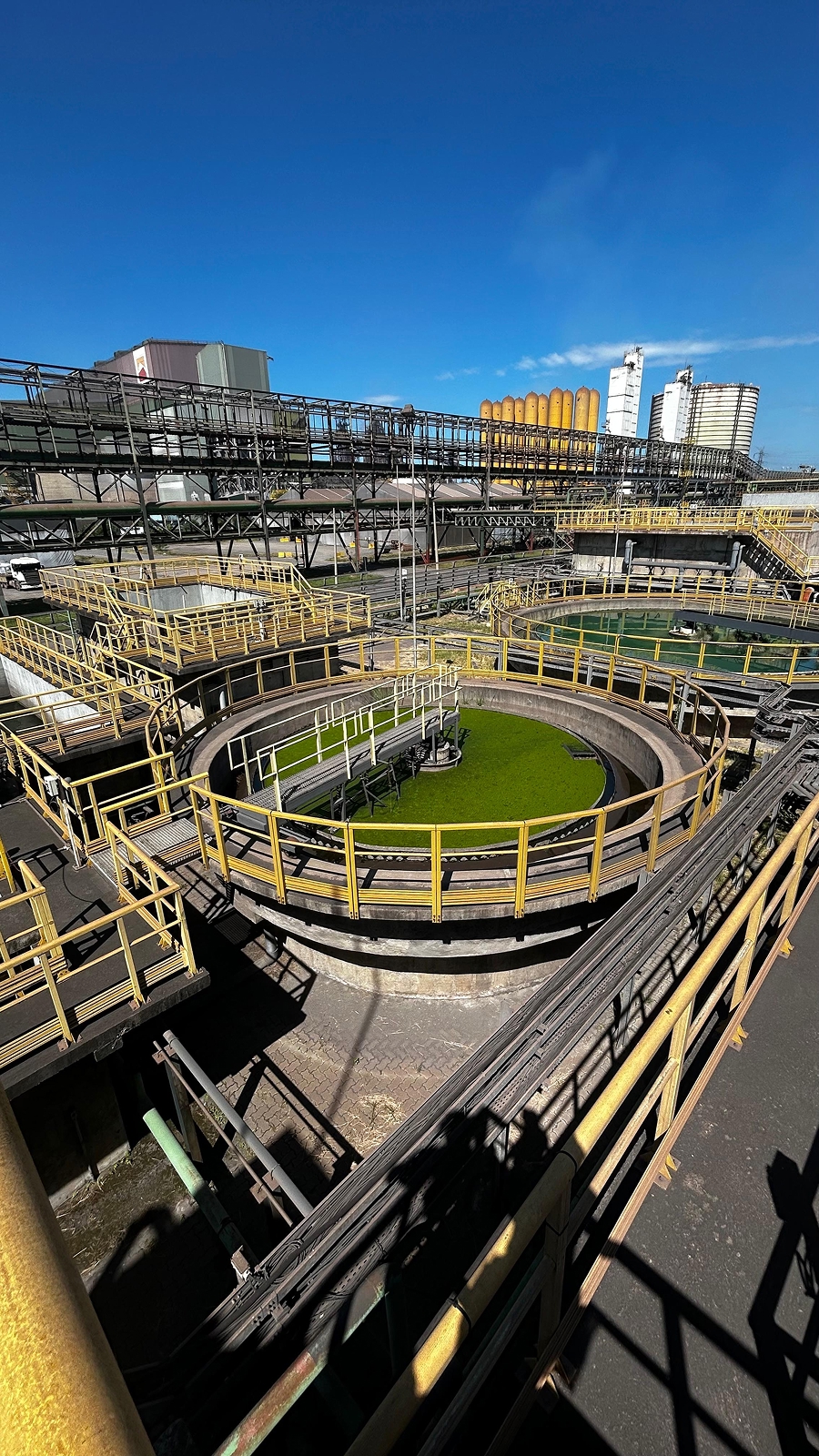 Adensador de lodo desenvolvido pela Ecosan para o tratamento de efluentes da Ternium