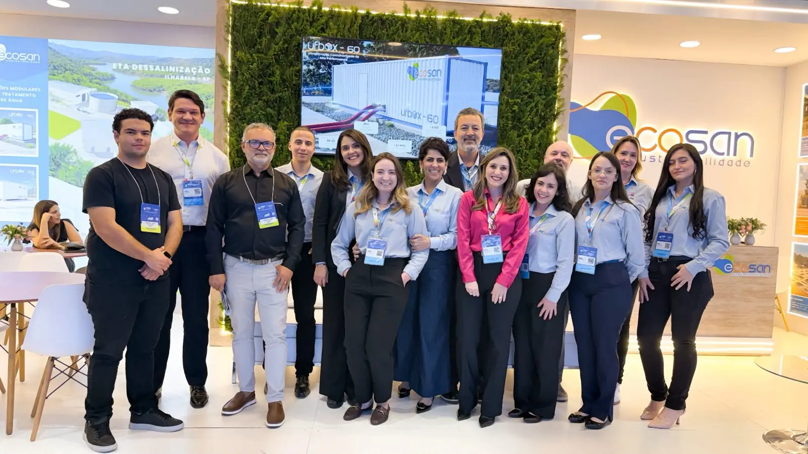 Equipe da Ecosan reunida no estande da FENASAN 2026, no Expo Center Norte, em São Paulo